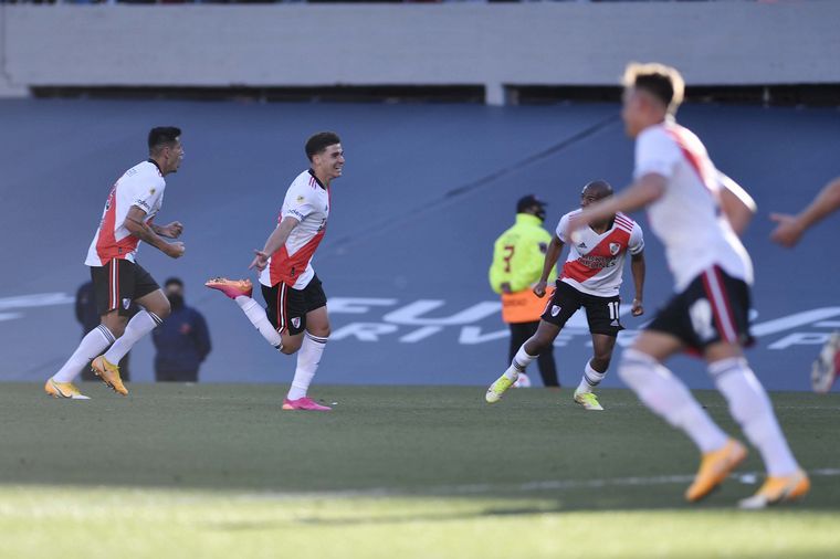 Julián Álvarez marcó el primer tanto del "Millonario".