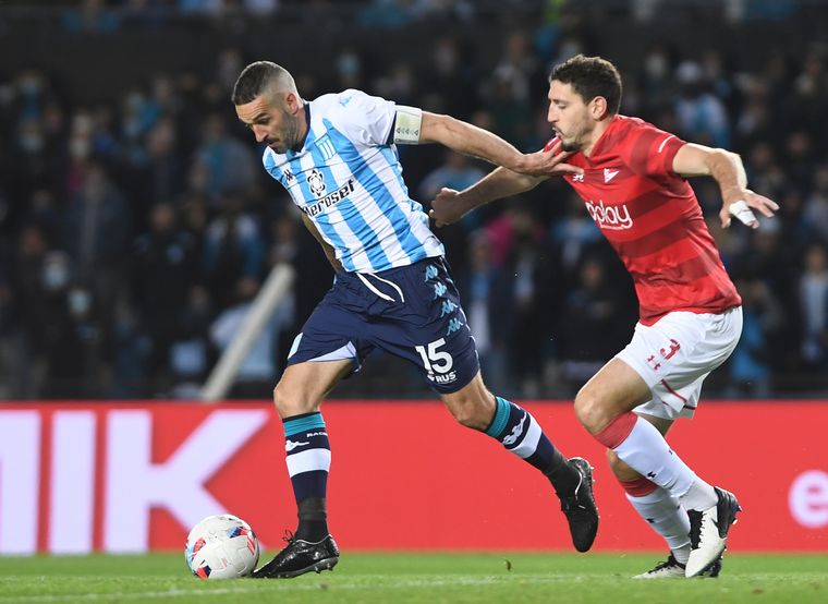 Racing se fue silbado en el regreso del público al Cilindro de Avellaneda.