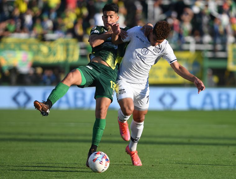 Talleres visitó a Defensa y Justicia en Florencio Varela.