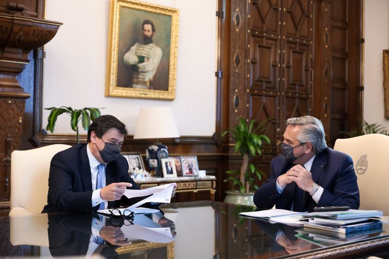 FOTO: El ministro de Trabajo, Claudio Moroni, con Alberto Fernández (Foto de archivo).