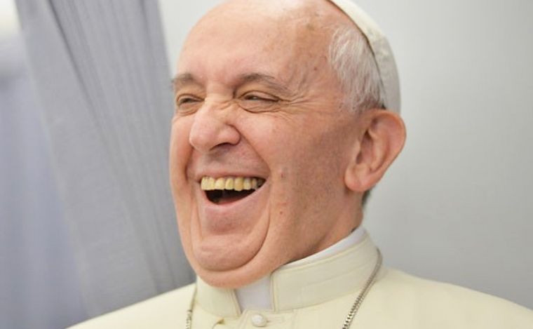 FOTO: El Papa Francisco volvió a bromear sobre su sucesor.