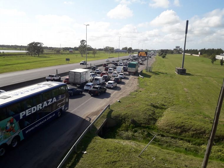 Comenzó el éxodo en Buenos Aires por el fin de semana largo.