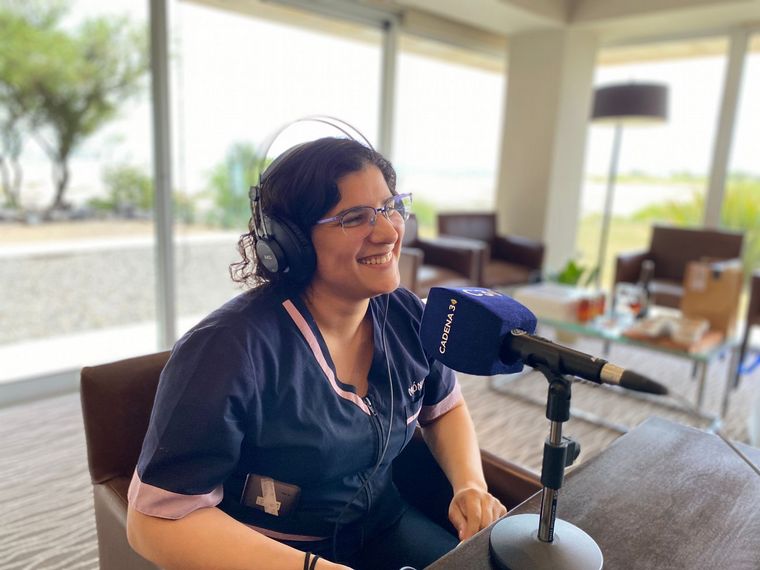 Agus Vivanco y Guille Hemmerling se animaron a la fangoterapia en Miramar de Ansenuza