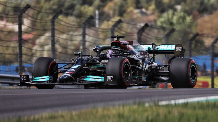 Hamilton, el más rápido; pero cambia motor y retrocede diez posiciones el domingo
