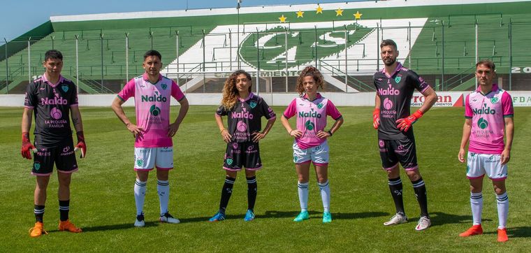 FOTO: El fútbol argentino se tiñe de rosa en octubre.