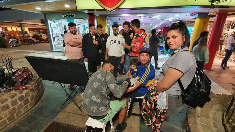 Gran afluencia de turistas a Carlos Paz durante el fin de semana largo.