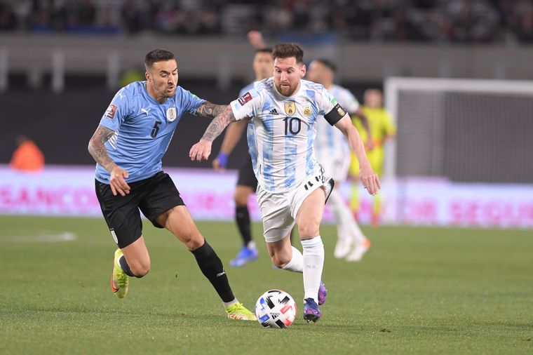 FOTO: Uruguay recibirá a Argentina en Montevideo.