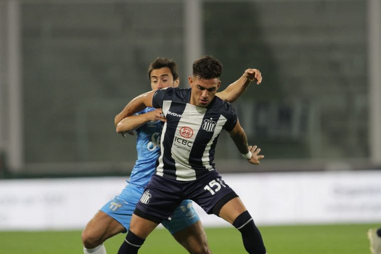 Enzo Díaz, en Talleres-Atlético Tucumán