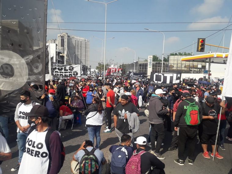 Piquetes en Buenos Aires reclaman por trabajos genuinos