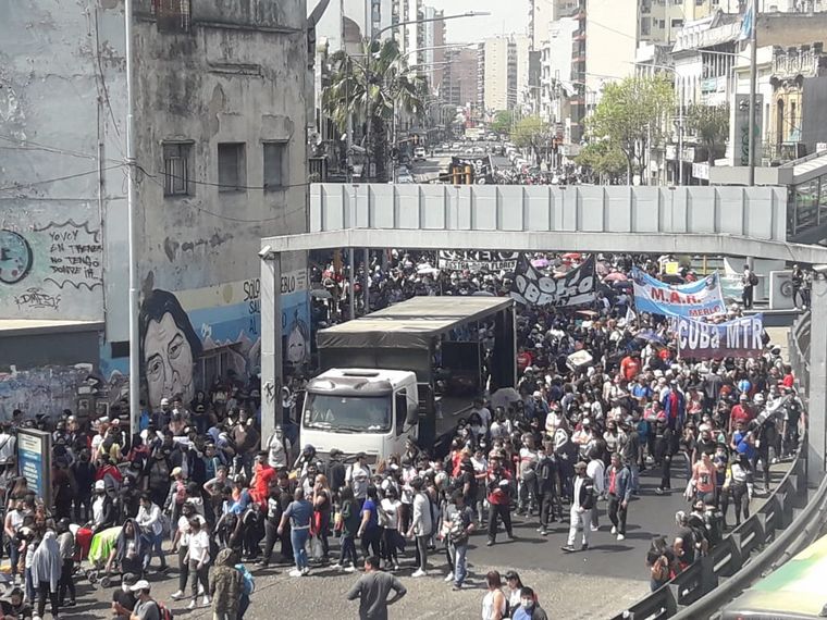 Cortes en Buenos Aires en reclamo de trabajo genuino