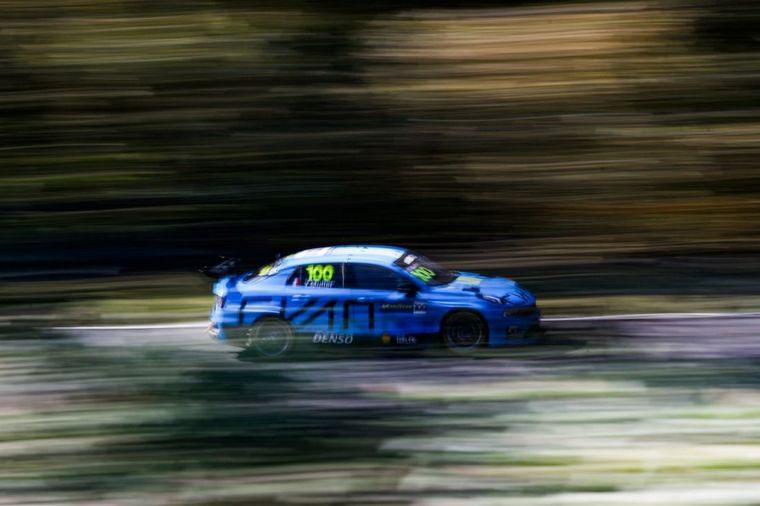 Ivan Muller con su Lynk & Co marchando a su primera pole del año en Pau