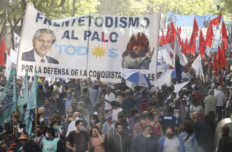 FOTO: Movilización por el Día de la Lealtad peronista. 