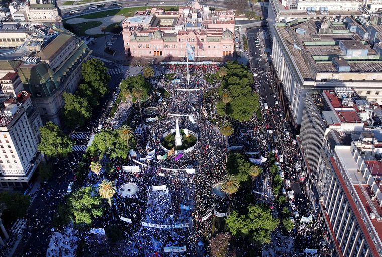 FOTO: Movilización por el Día de la Lealtad peronista. 