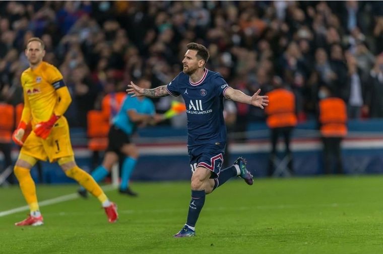 Sonrisa de crack. Leo Messi le dio el triunfo al PSG con un lujo de penal.