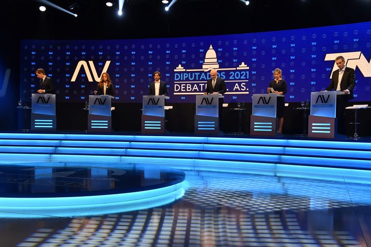 FOTO: Los candidatos bonaerenses protagonizaron un intenso debate antes de las elecciones.