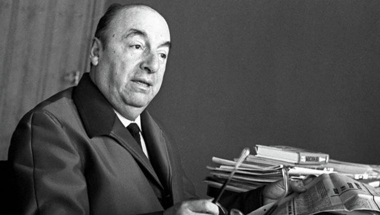 FOTO: 50 años del Nóbel a Neruda: una figura aún polémica