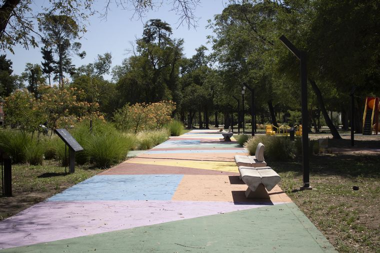 5 km de senderos recorren las 14 hectáreas del parque.