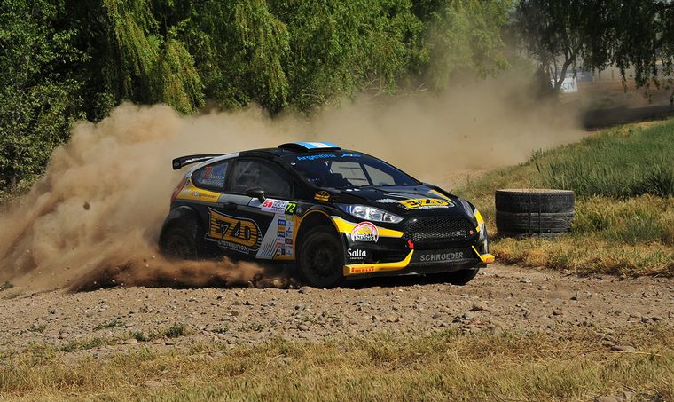 Alonso con el Fiesta R5 en el Shakedown de La Manzana.