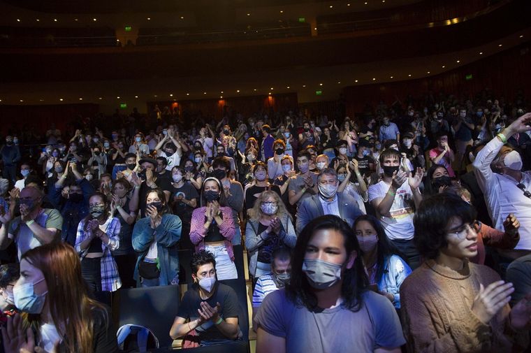 Figuras del rock cerraron el concierto homenaje a Charly García.