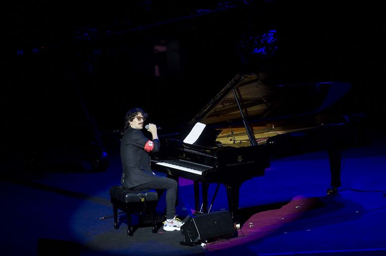 Figuras del rock cerraron el concierto homenaje a Charly García.