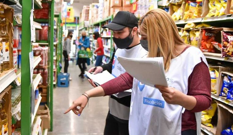 FOTO: Gobernadores e intendentes controlarán precios por decreto.