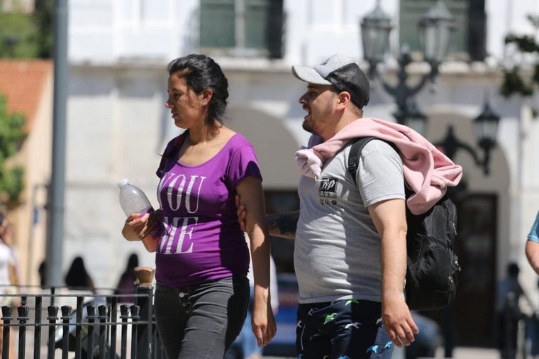La temperatura superaba los 38 grados al mediodía de este martes.