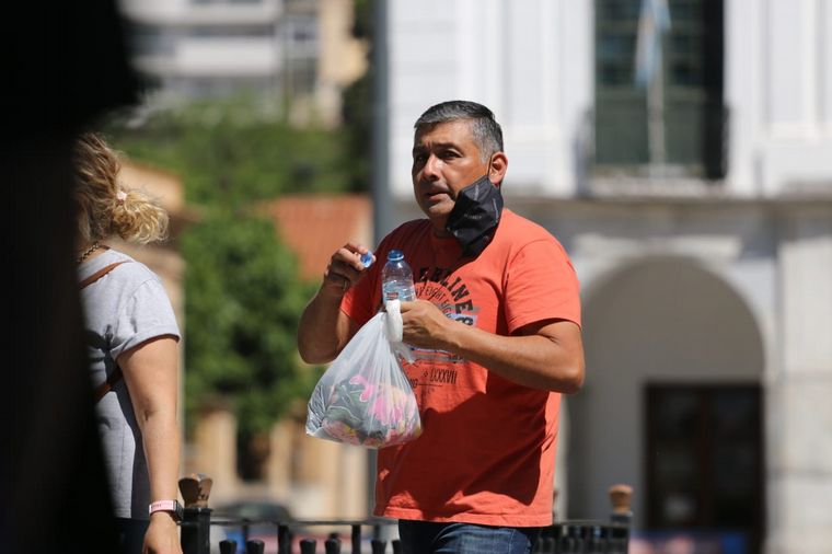 La temperatura superaba los 38 grados al mediodía de este martes.