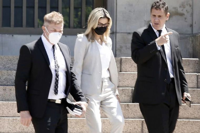 Sofía Pacchi se presentó en Comodoro Py con sus abogados.