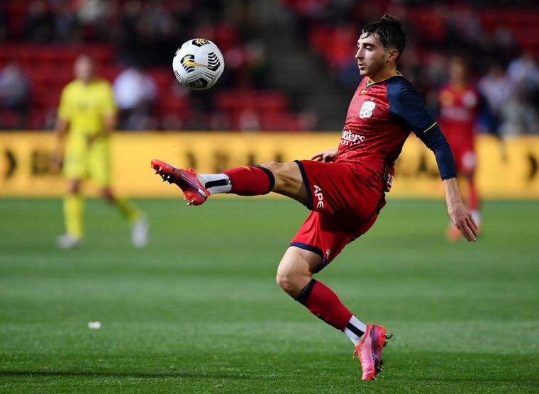 Josh Cavallo, el futbolista australiano que anunció que es gay