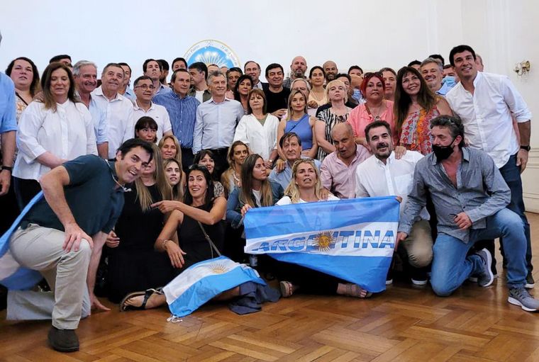 Macri encabezó un acto en las inmediaciones de los tribunales de Dolores.