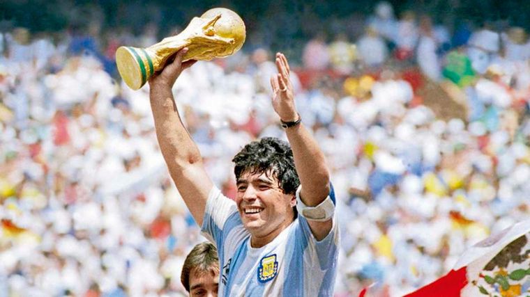 La cuenta oficial de Maradona lo recordó con un emotivo video.