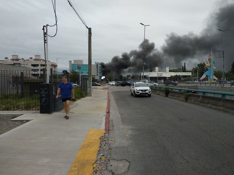 El local se encuentra sobre la avenida Recta Martinolli (Foto: Mauro Osorio).