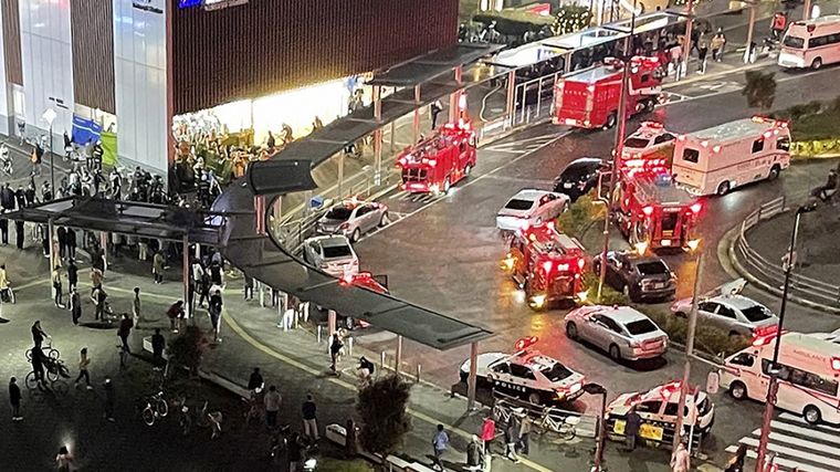 Un joven armado con un cuchillo tiró un líquido inflamable y lo prendió fuego