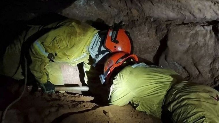 FOTO: Bomberos murieron atrapados en una cueva en Brasil (Foto: AFP).