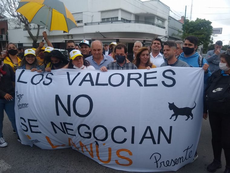 Macri ya está en Dolores: la querella pidió su detención