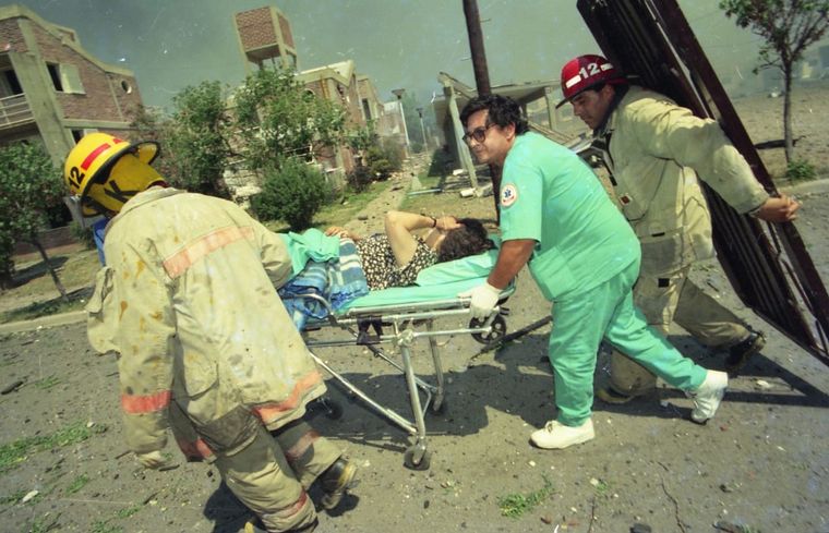 Impactantes imágenes de una jornada sumida en la tragedia