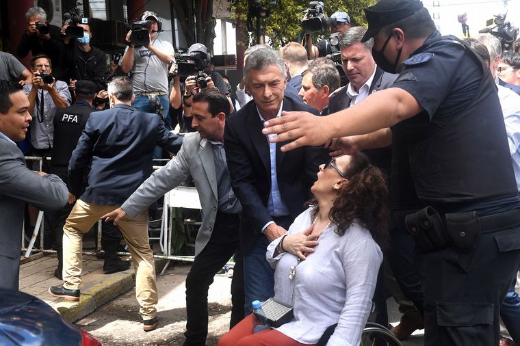 FOTO: Macri ya está en Dolores: la querella pidió su detención