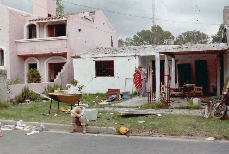 Impactantes imágenes de una jornada sumida en la tragedia
