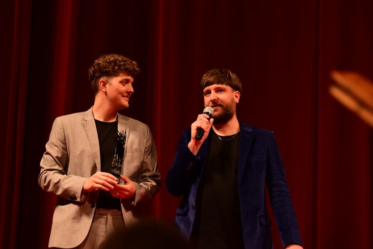 Rayos Láser, los grandes ganadores de la noche.