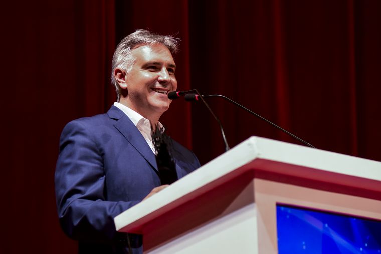 El intendente Martín Llaryora se hizo presente e inauguró la ceremonia.