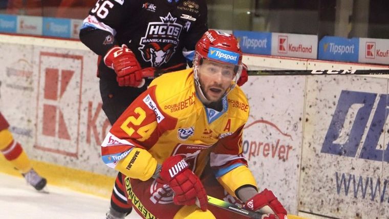 Murió un jugador de hockey tras desvanecerse en un partido