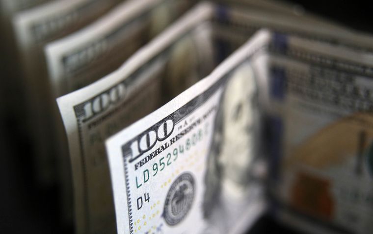 FOTO: El dólar blue vuelve a su nivel récord.
