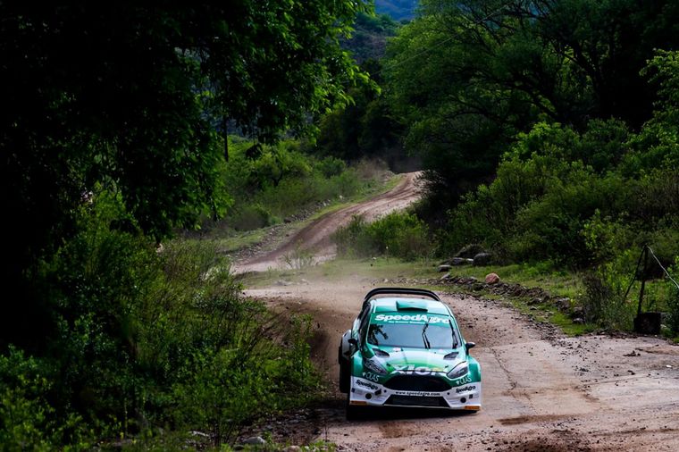 Díaz y su Fiesta no se entregan en Maxi Rally, solo a 5" del líder.