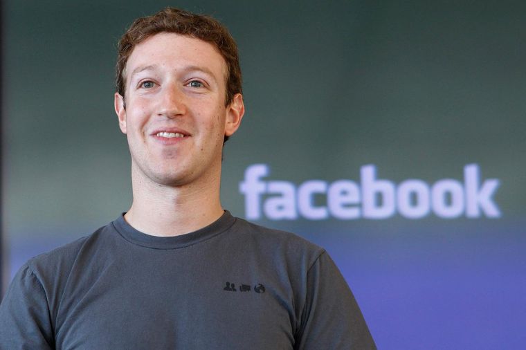 FOTO: Tres libros que según Mark Zuckerberg todos deberían leer