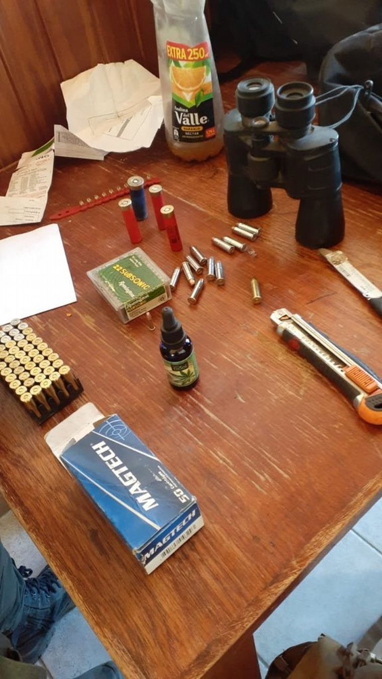 FOTO: Detuvieron un vehículo cargado de municiones en Neuquén
