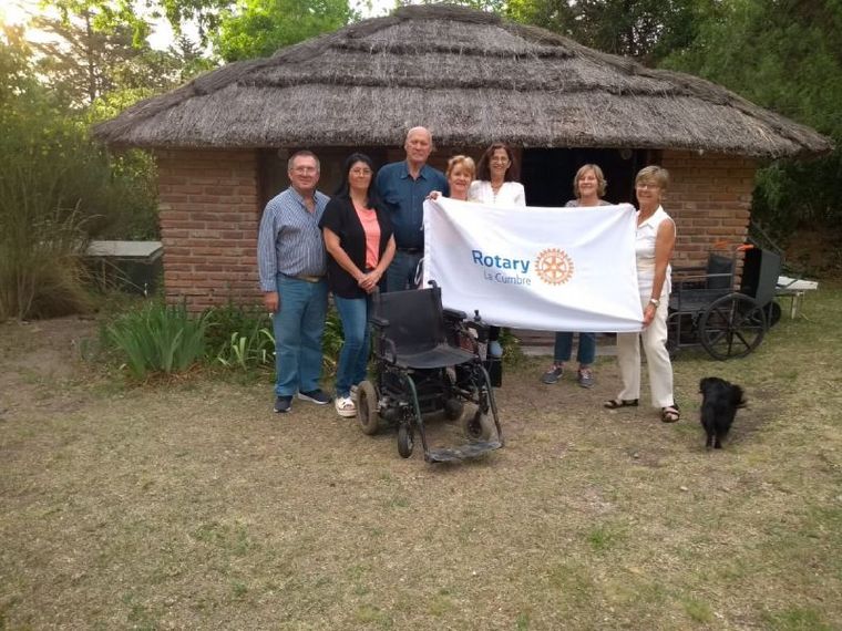 Un IPET de San Francisco hizo una silla eléctrica para una joven de 18 años