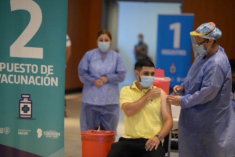 FOTO: Arranca la vacunación de refuerzo en Córdoba.