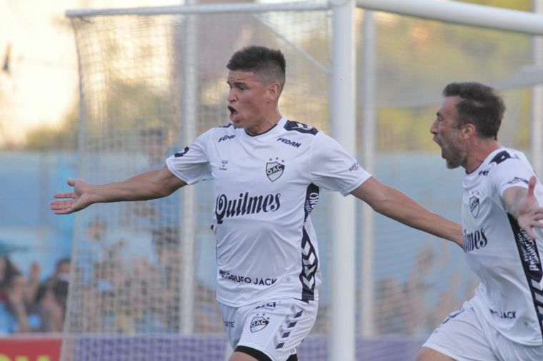 Belgrano, sin chances, se mide con Quilmes en Alberdi.