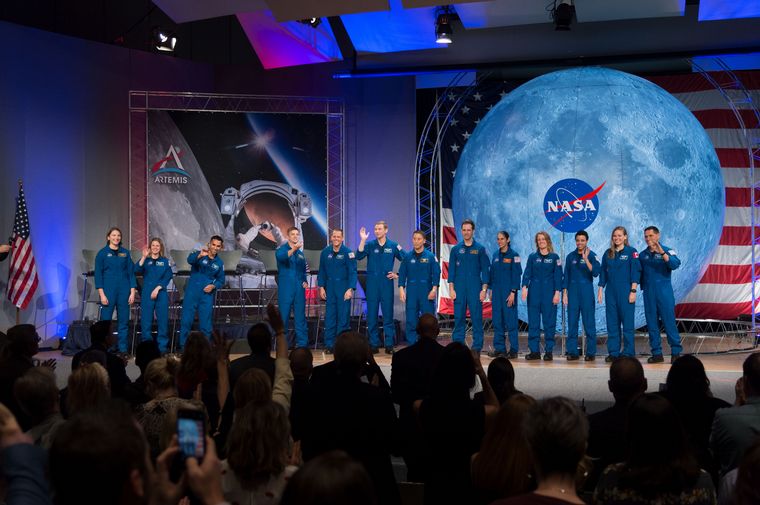 FOTO: La NASA busca voluntarios solo para permanecer en la cama