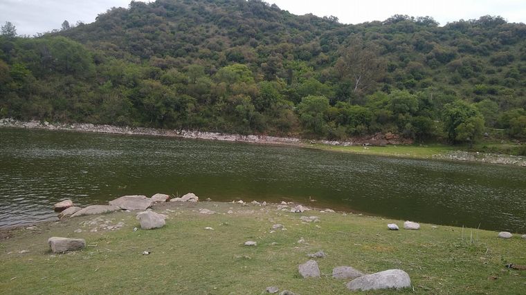 Advierten peligro y falta de control en dique La Quebrada